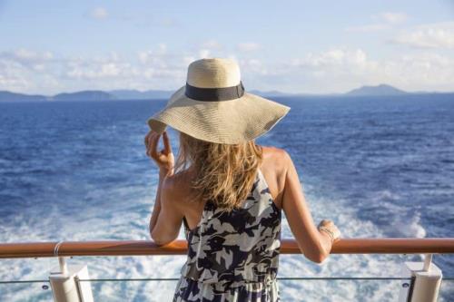 Cruising Solo: 6 Fun Ways to Engage with Other Travelers