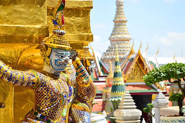 Cruise to Golden Pagodas in Thailand