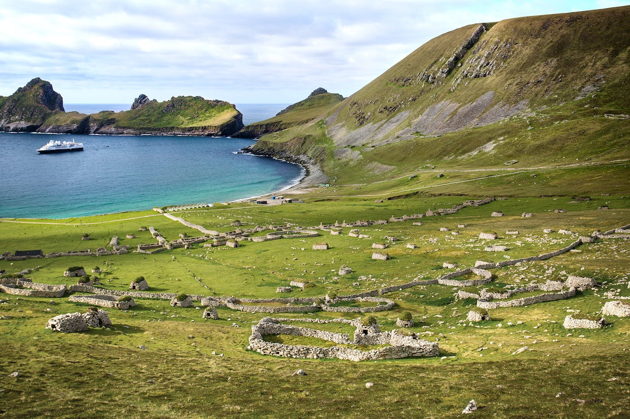 A Virtual Tour of the Outer Hebrides Islands of Scotland, by Victoria Salem