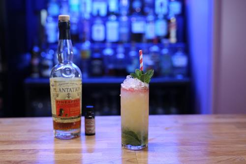 Around the World in 60 Cocktails: Hura