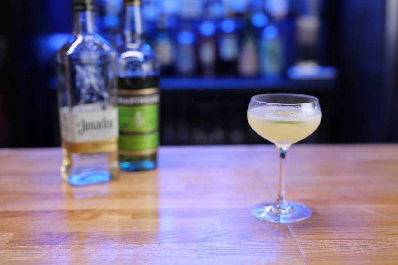 Around the World in 60 Cocktails: The Hand