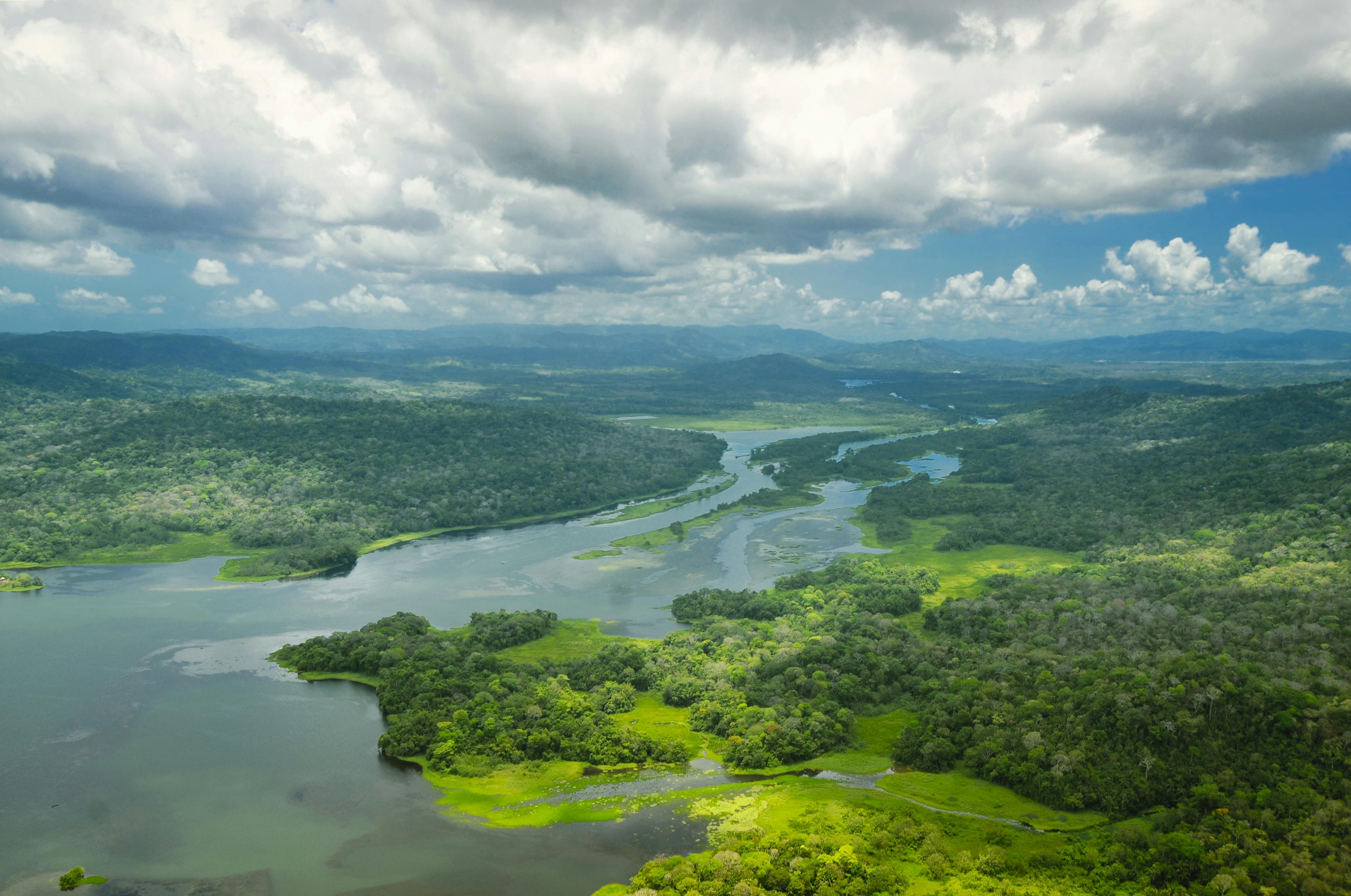 How to Choose a Panama Canal Cruise