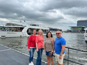 river cruise travel agent