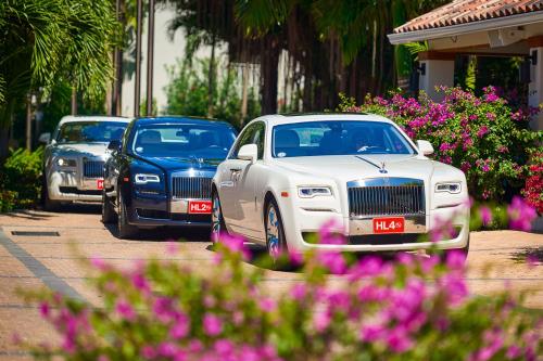 How To Get A Rolls Royce Airport Transfer At Sandals Resorts