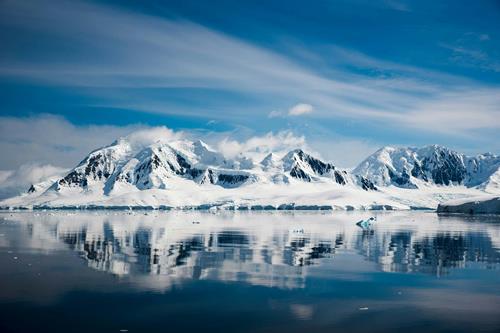 On an Antarctica Cruise, You’ll See 50,000 Shades of Gray, Silver and Blue