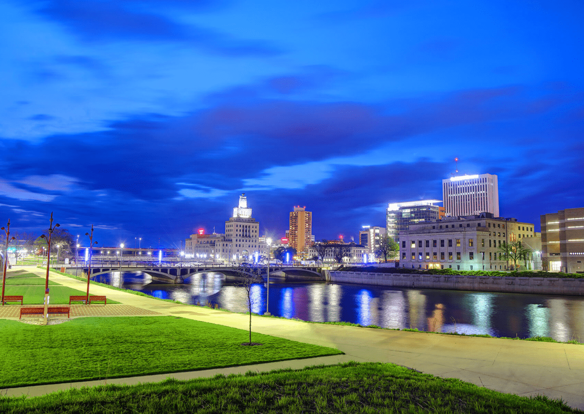 become a travel agent in iowa