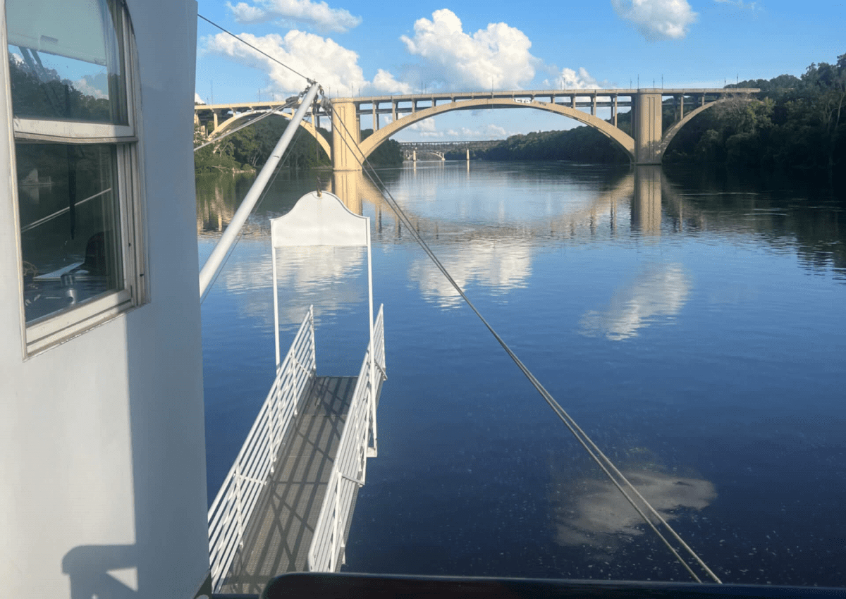 become a travel agent in minnesota